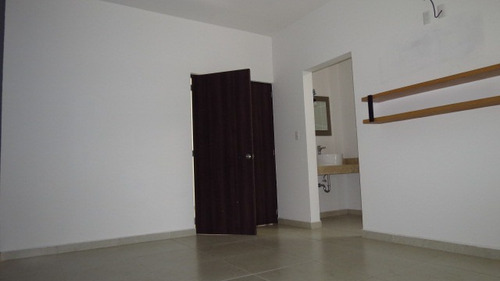 Imagen 4 de 14 de Renta De Casa Con Amenidades. Cumbres Del Lago