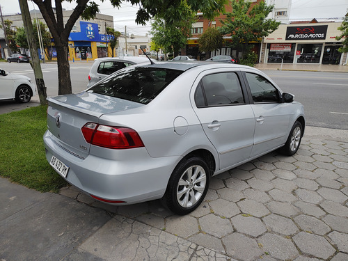 Volkswagen Voyage 1.6 Highline 101cv