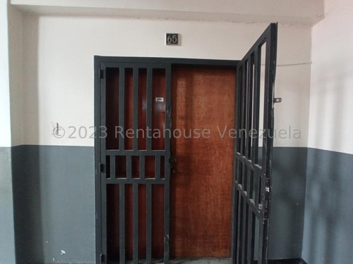 Imagen 5 de 8 de Oficina En Alquiler Centro De Caracas 23-18945 Lr 04122183486