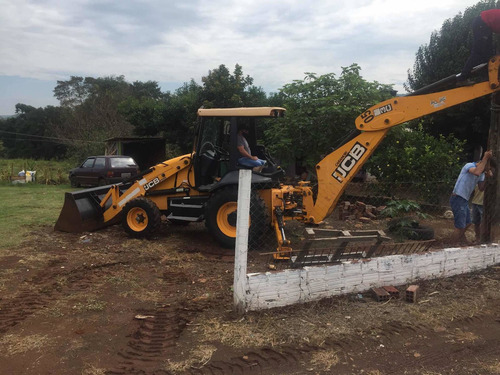 Retroescavadeira Jcb 2013