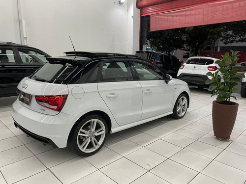 Imagem 12 de 15 de Audi A1 1.8 Tfsi Sportback Com Teto Solar Motor Sline