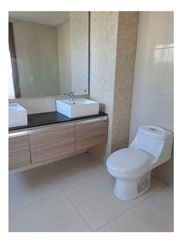 Se Vende Apto En Torre Labro Del Vergel, 180 Mts.2, 3 Habs, 3er. Nivel