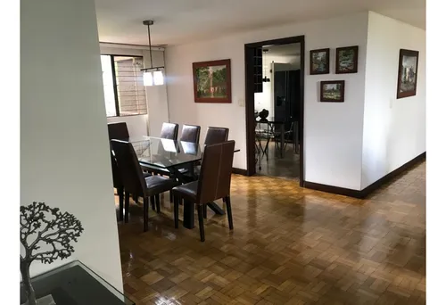 Amplio Apartamento Poblado Castropol Parte Baja