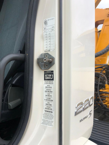 Caminhão Volvo Vm 220 2013 Munck Com Controle 15t