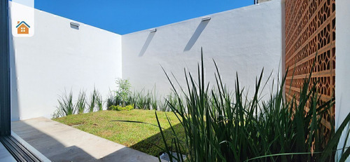Casa Nueva En Venta En Albaterra Residencial, Colima. Recamara En Planta Baja.