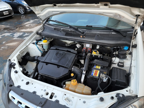 Imagen 20 de 25 de Fiat Palio Weekend Lock 2016