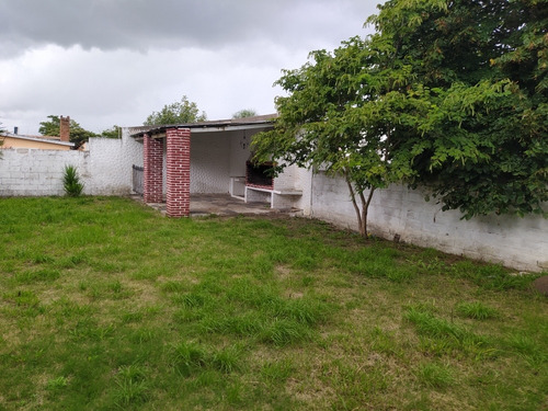 Chalet Ubicado En Pan De Azúcar, Zona Céntrica