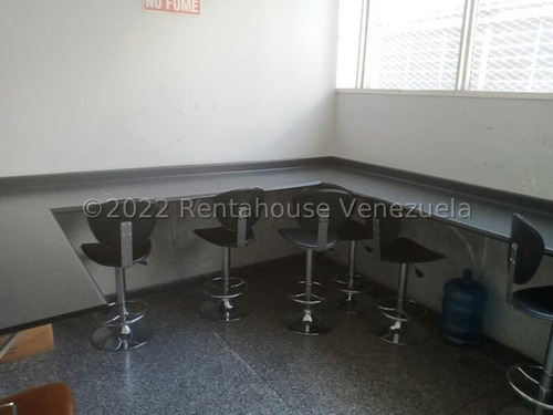 En Alquiler Piso Industrial / Depósito / Showroom / Oficina 720 Mts Boleita Norte Con Ascensor De Carga 24-6680 Mvg