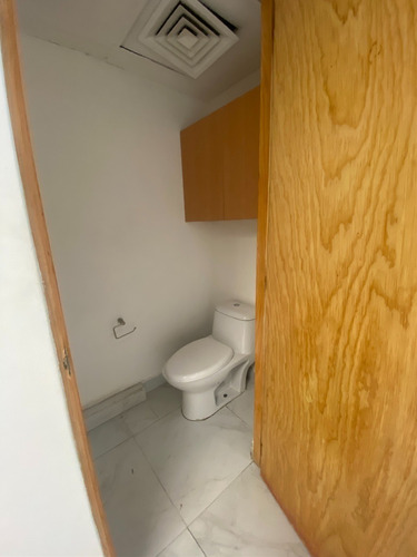 Imagen 3 de 17 de Oficina En Renta O Venta En Santander