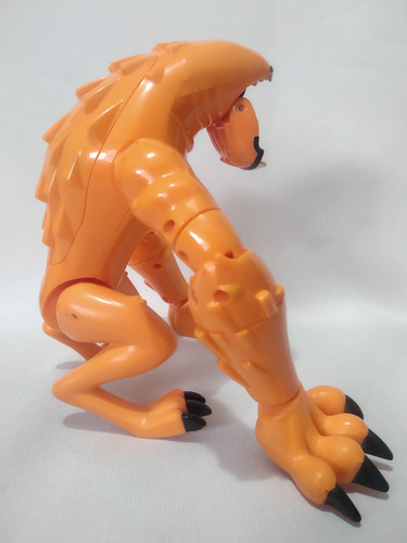Imagen 3 de 6 de Wildmutt Bestia Con Sonido Activado Por Sensor Ben 10 Bandai