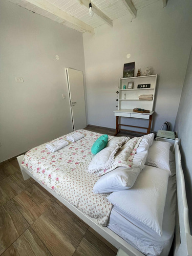 Casa Con Gran Parque Y Pileta