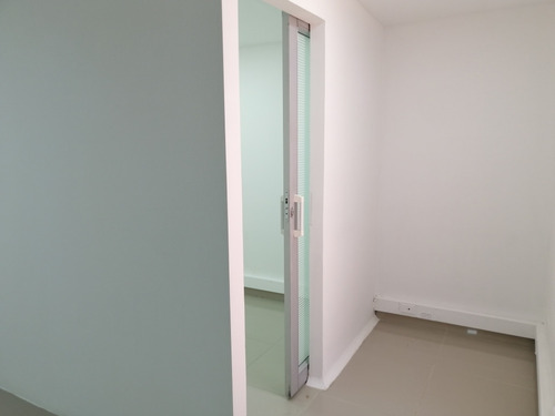 Oficina En Arriendo/venta En La Porciuncula. Cod V1029103