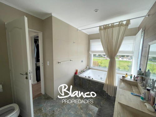 Casa En Venta En Santo Tomás, Pilar, G.b.a. Zona Norte