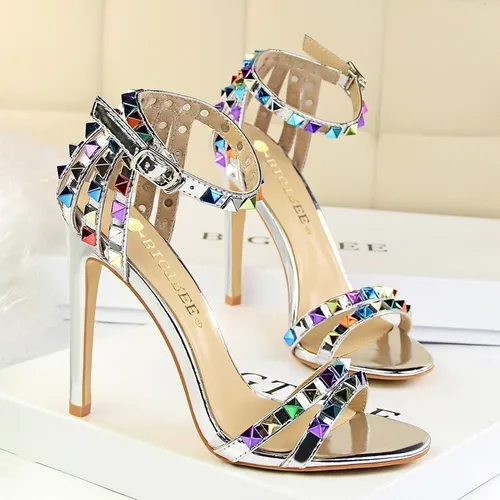 Zapatos Plateados De Tacon Como Para Fiesta Mujer MercadoLibre