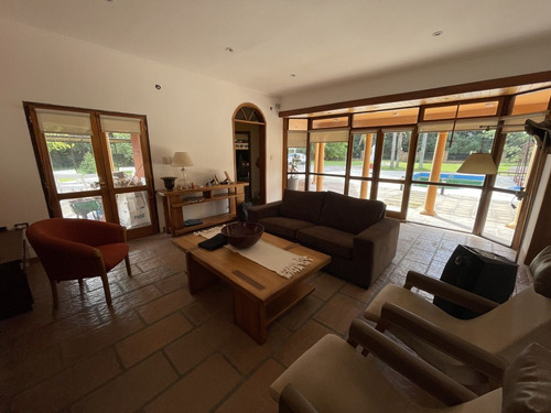 Excelente Casa Quinta- Barrio Esteban Echeverria