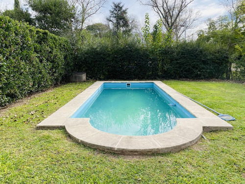 Imagen 1 de 11 de Venta Casa Con Pileta Y Jardin Forestado Roldan