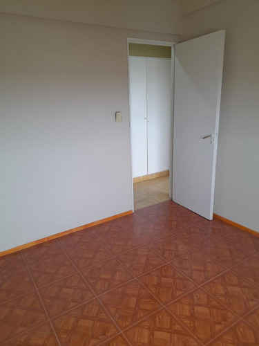 Departamento En Venta - 2 Dormitorios 1 Baño - 53 Mts2 - Crucesita