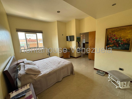 Estupenda Casa En Venta Con Inmejorable Ubicación Alto Hatillo