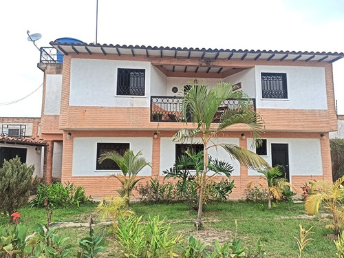 Se Vende Casa Bejuma Con Apartamento Tipo Estudio Atc-1019