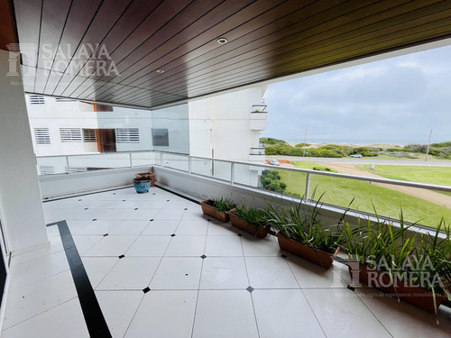 Venta - Departamento De 3 Dormitorios En Suite Mas Servicio Primera Linea Playa Brava Sap5498912