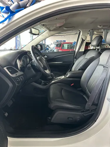 Dodge Journey 2.4 Sxt 5 Pasajeros Plus At