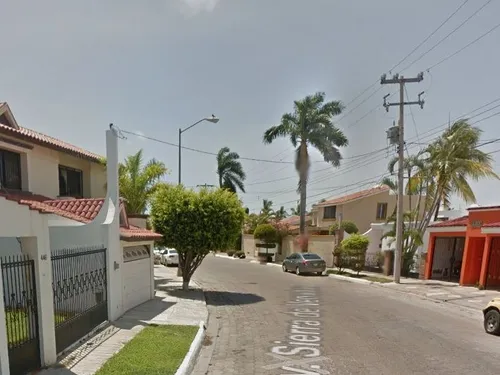 Hermosa Casa En Remate Con Excelente Ubicación!