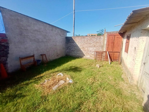 Casa A Refaccionar En Barrio Pellegrini Ii, Pilar Centro