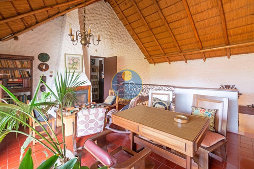 Casa A Pasos Del Mar, Maldonado, Playa Mansa, Zona Comercial, Ideal Todo El Año- Ref: 6171