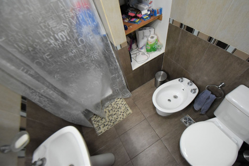 Imagen 8 de 13 de Venta Casa En Villa Luzuriaga Con Cochera Amplia