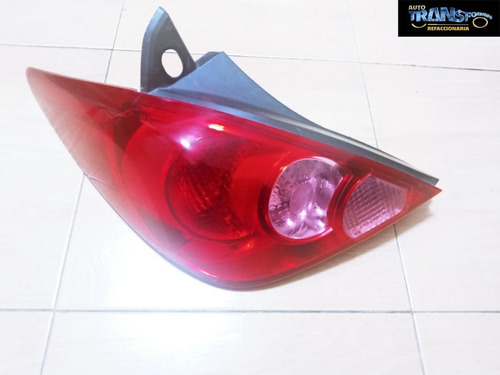 Calavera Izq. Versa Hatchback 07-12 Original Uso Detalles