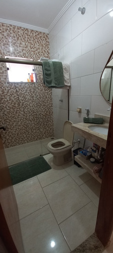 Casa 150m, 2 Quartos, 2 Banheiros, Cozinha, Lavanderia, Sala, Varanda, Terraço, 5+ Vagas