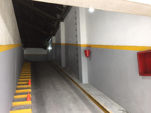 Venta Importante Local Comercial En Pocitos Actualmente Funciona Como Parking