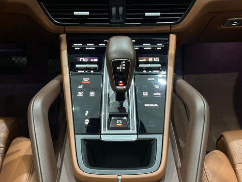 Porsche Cayenne E-Hybrid 3.0 V6 462cv