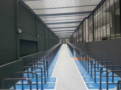 Imagen 12 de 13 de Nuevo A Pasos Estación Metro Plaza Egaña