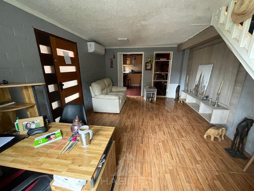 Casa En Venta De 4 Dorm. En Curicó