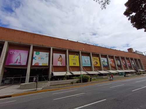 Venta De Local Comercial En Plaza Las Américas