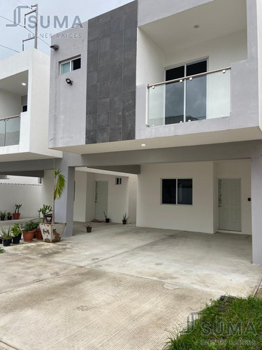 Casa En Venta En Col. Del Pueblo, Tampico Tamaulipas.