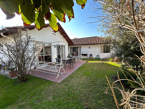 Casa En Condominio Carlos Silva Vildosola 5d / 3b