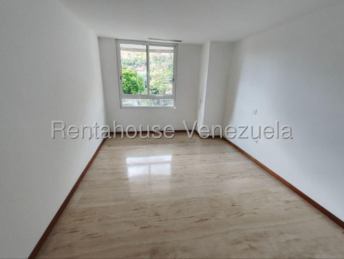 Apartamento Piso Alto Multinivel 680 M² 4h, 8b, 4p, Residencias Bosque Los Chorros Con Pozo De Agua Planta Eléctrica En Calle Cerrada En Venta En Los Chorros Avenida Principal De Los Chorros Caracas