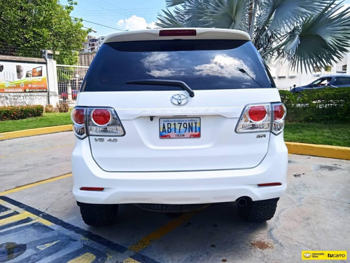 Imagen 4 de 9 de Toyota Fortuner Sr