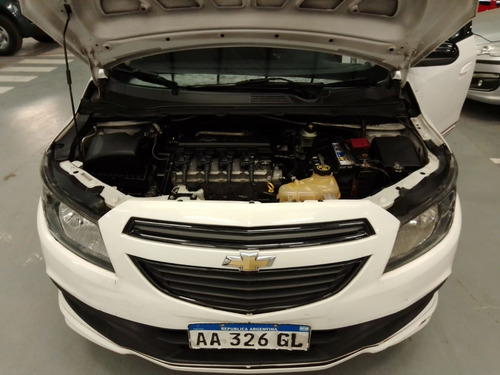 Imagen 10 de 15 de Chevrolet Onix 1.4 Effect 98cv Df