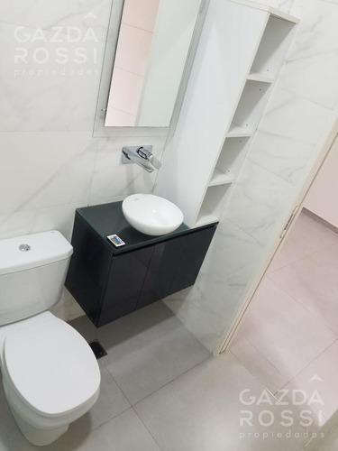 Departamento En Lomas De Zamora A 1 Cuadra De La Estacion