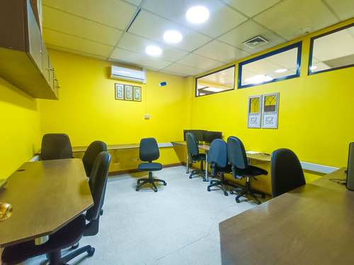 Increible Edificio De 2 Pisos De Oficinas!!