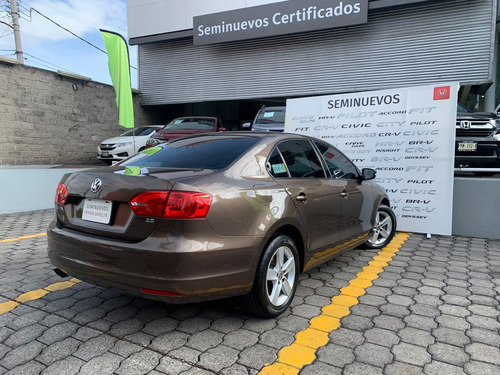Imagen 3 de 15 de Volkswagen Jetta 2013 2.5 Style At