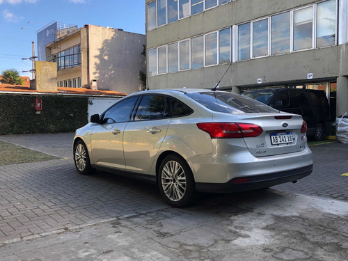 Imagen 5 de 13 de Ford Focus Iii 2.0 Sedan Se Plus At6 2017