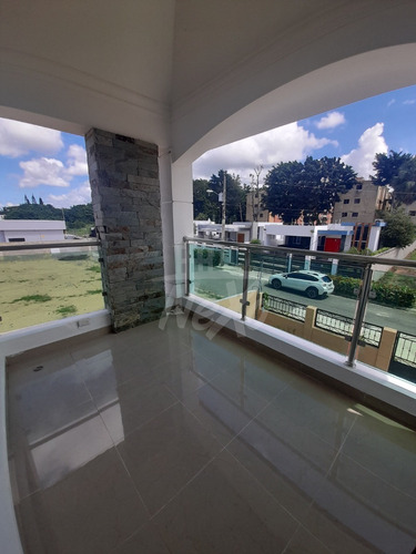 Imagen 8 de 16 de Amplia Casa Con Un Gran Patio En Santiago Llanos De Gurabo (jpc-215)