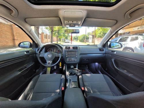 Volkswagen Vento 2.5 Advance 170cv