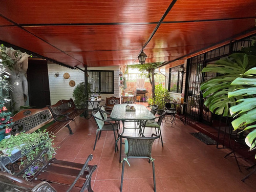 Barrio Tranquilo Excelente Conectividad - Vitacura