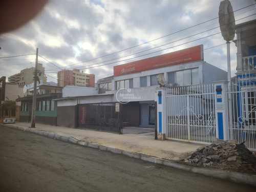 Local Comercial En Arriendo Plena Av Ejercito En Antofagasta
