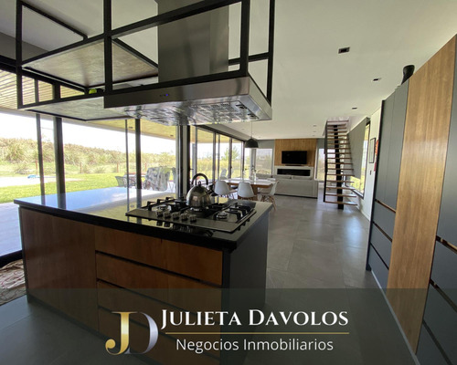 Casa En Venta 5 Ambientes Puertos Del Lago Barrio Acacias Escobar-maschwitz